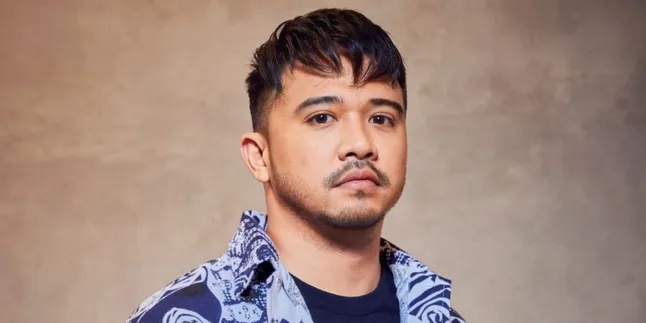 Gebrakan Roby Geisha, Buka Pintu Industri Musik untuk Influencer dan Orbitkan Bintang TikTok Gebrakan Roby Geisha, Buka Pintu Industri Musik untuk Influencer dan Orbitkan Bintang TikTok