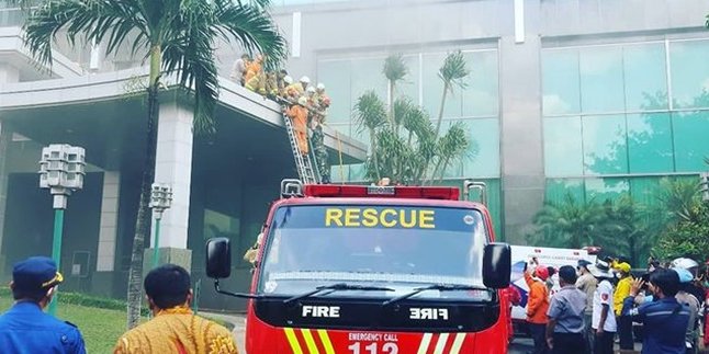 Fire at Cyber 1 Building in South Jakarta, There are Residents Trapped at the Location