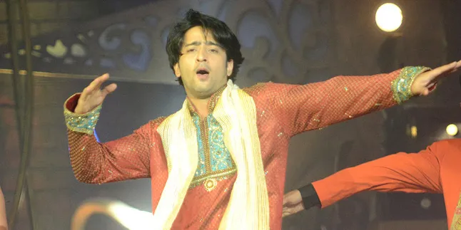 Geger! Mansi Sharma Pajang Foto Bersandar Mesra di Dada Shaheer