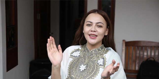 Holding a Child's Akikah, Queen Rizky Nabila is Disappointed that Alfath Fathier Didn't Attend