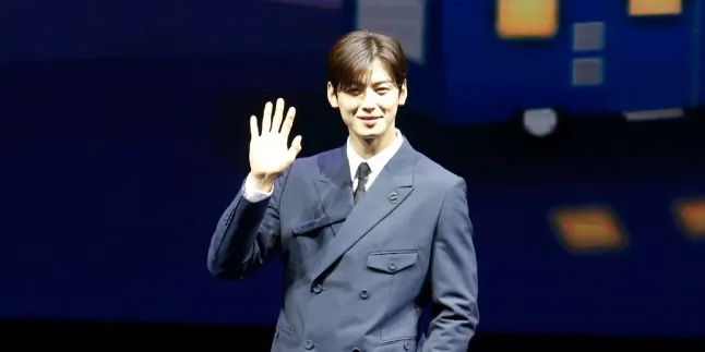 Gelar Fanmeeting Malam Ini, Cha Eun Woo Akan Bermain Piano