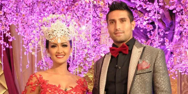 Gelar Lamaran, Julia Perez Tak Mau Permalukan Papanya