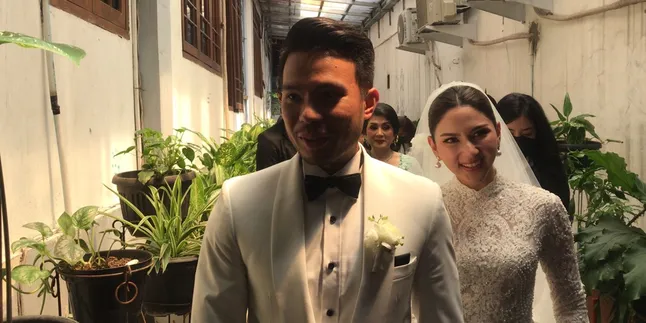 Gelar Pemberkatan Pernikahan, Jessica Mila dan Yakup Hasibuan Pakai Gaun Pengantin Serba Putih
