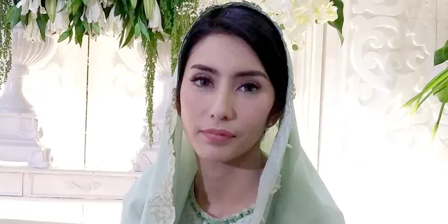 Gelar Pengajian Jelang Nikah, Tyas Mirasih Sedih Ingat Sosok Ayah Gelar Pengajian Jelang Nikah, Tyas Mirasih Sedih Ingat Sosok Ayah