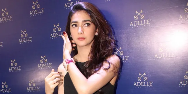 Gelar Pengajian Pernikahan, Nabila Syakieb Nangis dan Deg-Degan Gelar Pengajian Pernikahan, Nabila Syakieb Nangis dan Deg-Degan