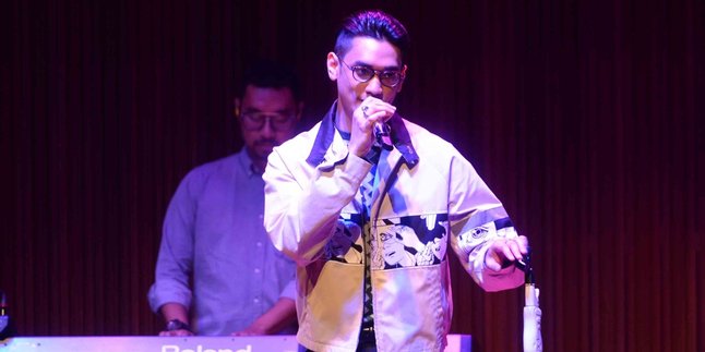 Gelar Showcase Dekade, Afgan Ajak Fans Bersenang-Senang