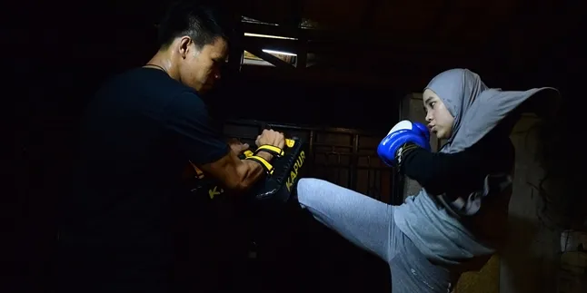 Geluti Muay Thai, Tiffany Kenanga Ditakuti Anak Satu Sekolah?