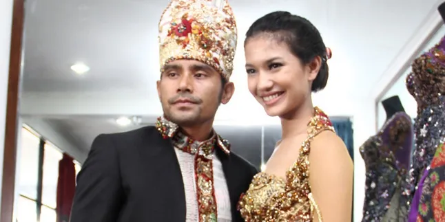 Gemerlap Warna-Warni, Baju Pengantin Judika - Duma Riris