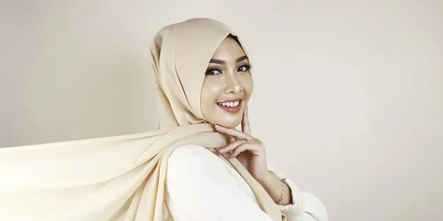 Gen Z Approved, Intip Koleksi Hijab Simpel yang Bikin Look Makin Kece