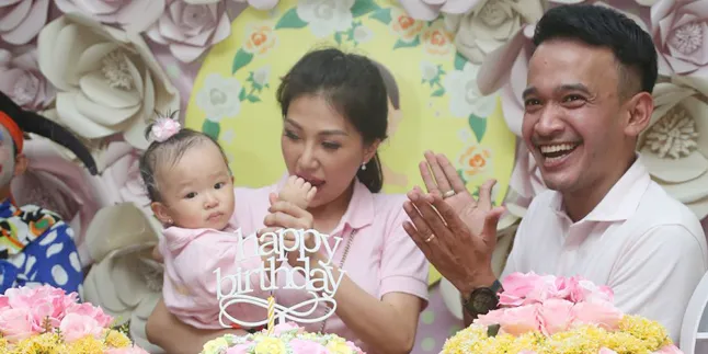 Genap Setahun, Thalia Onsu Sudah Punya Penghasilan Sendiri Lho Genap Setahun, Thalia Onsu Sudah Punya Penghasilan Sendiri Lho