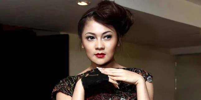 Gendut, Indah Dewi Pertiwi Salahkan Album Baru