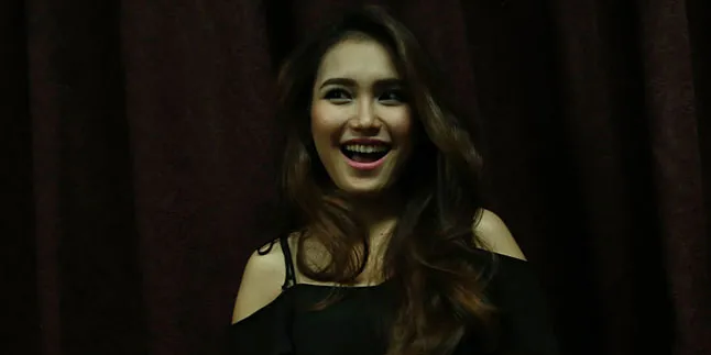 Geram Dengan Kelakuan Haters, Ayu Ting Ting Datangi Polda Geram Dengan Kelakuan Haters, Ayu Ting Ting Datangi Polda