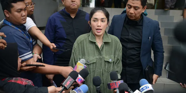 Geram, Ussy Sulistiawaty Laporkan 10 Akun Yang Merundung Anaknya