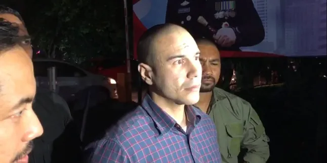 Ghatan Saleh Hilabi Tak Penuhin Panggilan Kepolisian, Sang Adik: Dia Bukan Pengecut Ghatan Saleh Hilabi Tak Penuhin Panggilan Kepolisian, Sang Adik: Dia Bukan Pengecut