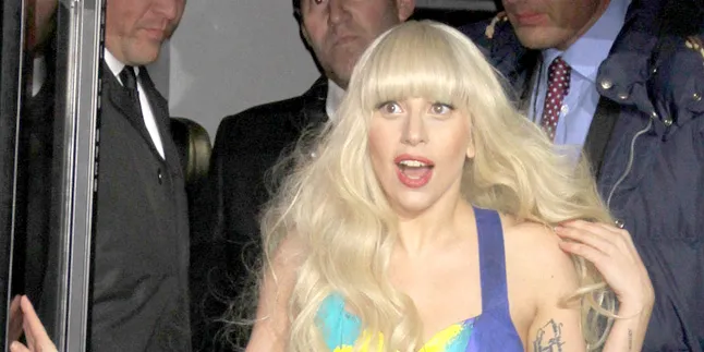Gila! Air Seni Lady Gaga Ternyata Dijadikan Parfum