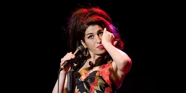 Gila, Foto Bugil Amy Winehouse Akan Dijual Di Internet!
