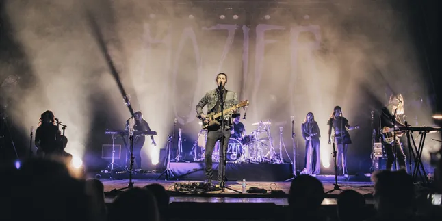 Giliran Vienna yang Dibikin Meleleh dengan Hits Mellow Hozier Giliran Vienna yang Dibikin Meleleh dengan Hits Mellow Hozier
