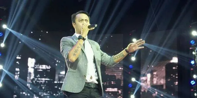 Gio Belum Bisa Jadi 'Seperti Yang Kau Minta' di Indonesian Idol Gio Belum Bisa Jadi 'Seperti Yang Kau Minta' di Indonesian Idol