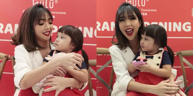 Gisella Anastasia Bagi Cara Jitu Asuh Gempi Agar Tak Rewel: Distract Sama Mainan