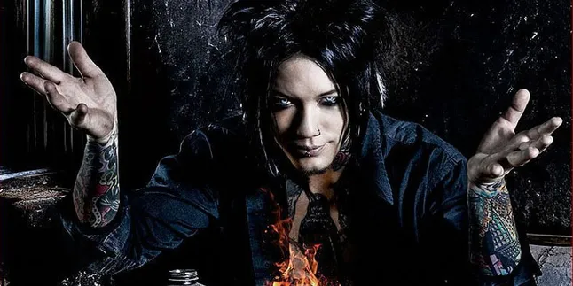 Gitaris Guns N Roses Nyaris Tewas Karena Rokok