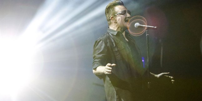 Gitaris Terjatuh, Konser U2 Dibatalkan?