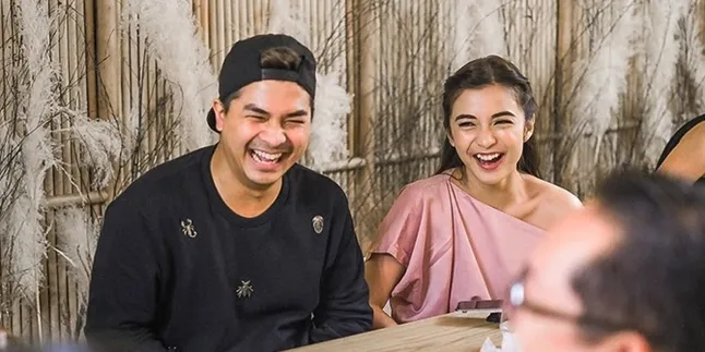 Glenn Alinskie Bandingkan Kecantikan Chelsea Olivia dengan Sebotol Wine Glenn Alinskie Bandingkan Kecantikan Chelsea Olivia dengan Sebotol Wine