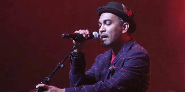 Glenn Fredly Sumbang Suara untuk Album SELAMAT NATAL INDONESIA Glenn Fredly Sumbang Suara untuk Album SELAMAT NATAL INDONESIA