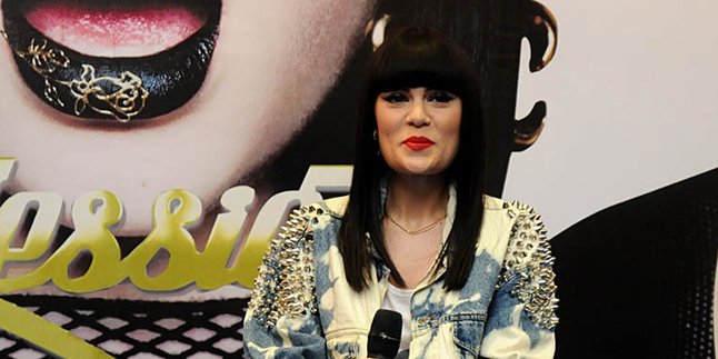 Nggak Perlu Dibuka, Jessie J Sudah Bisa Bernyanyi