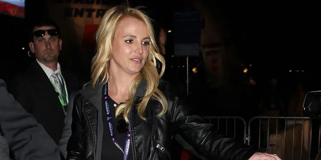 Tak Disangka, Britney Dapat Berkah Dari Insiden Resleting Melorot