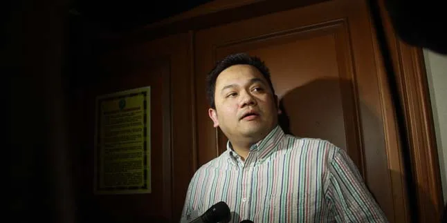 Gokil, Farhat Abbas Perbolehkan Pelajar Untuk Nyontek Saat UN? Gokil, Farhat Abbas Perbolehkan Pelajar Untuk Nyontek Saat UN?