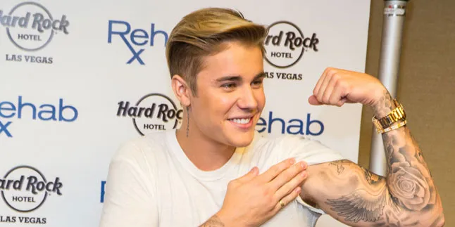 Gokil Seru, Justin Bieber Siap Tarung Gulat Bareng John Cena