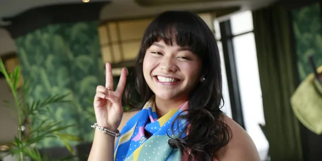 Gonta-Ganti Make Up, Kulit Wajah Amel Carla Jadi Kering & Berminyak Gonta-Ganti Make Up, Kulit Wajah Amel Carla Jadi Kering & Berminyak