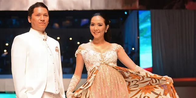 Goyang Rambut Jigrak Ala Gempita Nora Marten Lucu Banget! Goyang Rambut Jigrak Ala Gempita Nora Marten Lucu Banget!