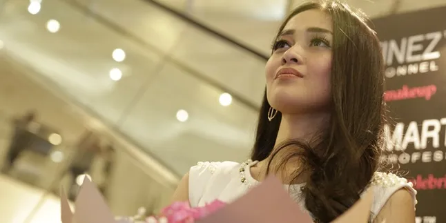 Gracia Indri Mengaku Ulang Tahunnya Kali Ini Luar Biasa, Kok Bisa? Gracia Indri Mengaku Ulang Tahunnya Kali Ini Luar Biasa, Kok Bisa?