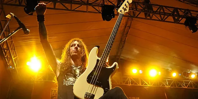 Grave Sukses Bombardir Rock A Holic Hingga Klimaks