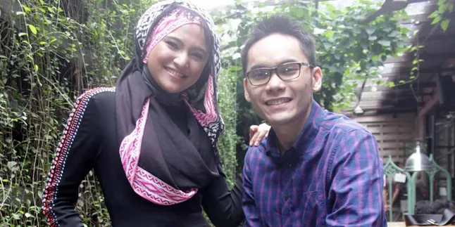 Gugat Cerai Ben Kasyafani, Marshanda Minta Maaf Lewat Blog