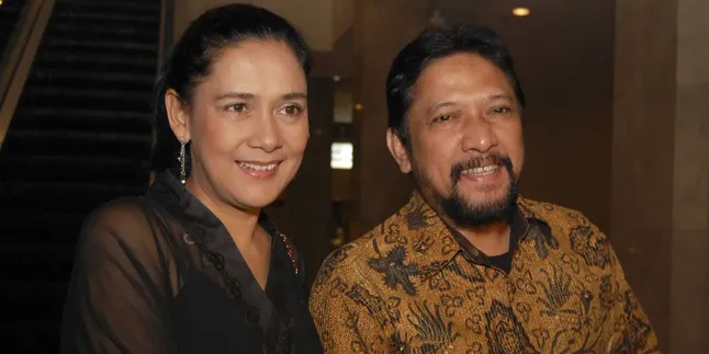 Gugat Cerai, Lydia Kandou - Jamal Mirdad Masih Serumah