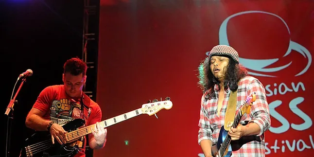 Gugun Blues Shelter Tampil Memukau Dengan Hits The Beatles