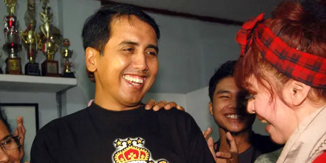 Gugun Gondrong Tak Ingat Comblangi Ustad Jeffry dan Pipik Gugun Gondrong Tak Ingat Comblangi Ustad Jeffry dan Pipik