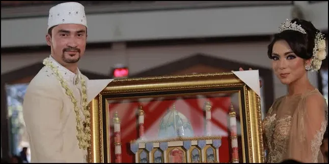 Gugup Saat Ijab Kabul, Reza Pahlevi Ogah Nikah Dua Kali