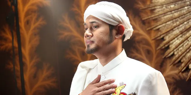 Guntur Bumi Jangan Pakai Agama Untuk Rugikan Orang Lain