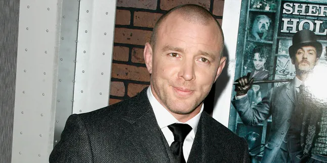 Guy Ritchie - Jacqui Ainsley Diam-Diam Punya Anak Ketiga