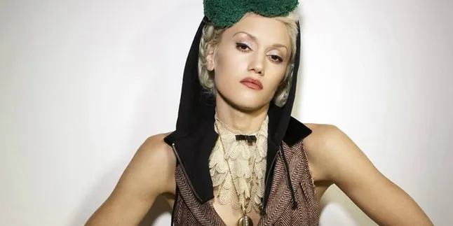 Gwen Stefani Liburan di Disneyland Bersama Keluarga