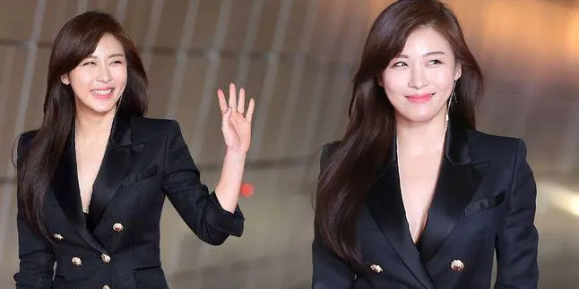 Ha Ji Won Ungkap Rahasia Punya Wajah Bak Wanita 20-an Tahun Ha Ji Won Ungkap Rahasia Punya Wajah Bak Wanita 20-an Tahun