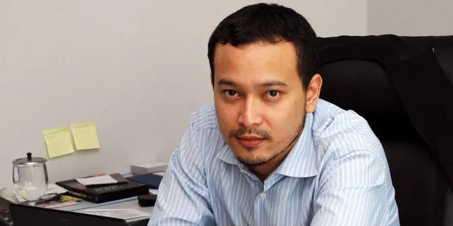 Hadapi Fitnah, Banyu Biru Gandeng Artis Bagikan Tabloid Jokowi