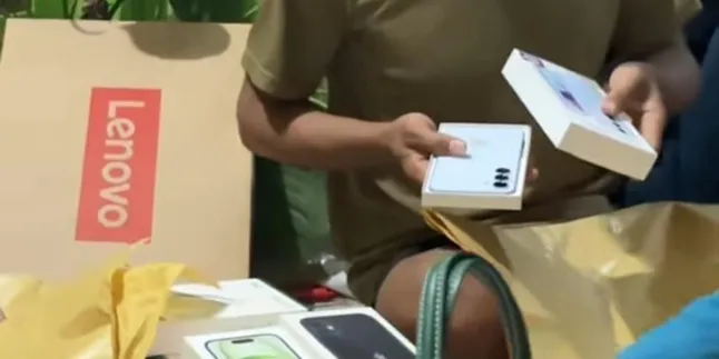 The 17th August Competition Prizes from Karang Taruna in Surabaya Have Created a Stir, From Shoes to iPhones