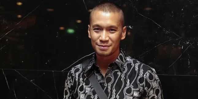 Hadiri Lulusan Anak, Samuel Rizal dan Mantan Istri Kompak Datang