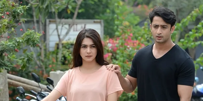 Hadiri Nikahan Nabila Syakieb, Shaheer Sheikh Tampil Ganteng Abis Hadiri Nikahan Nabila Syakieb, Shaheer Sheikh Tampil Ganteng Abis