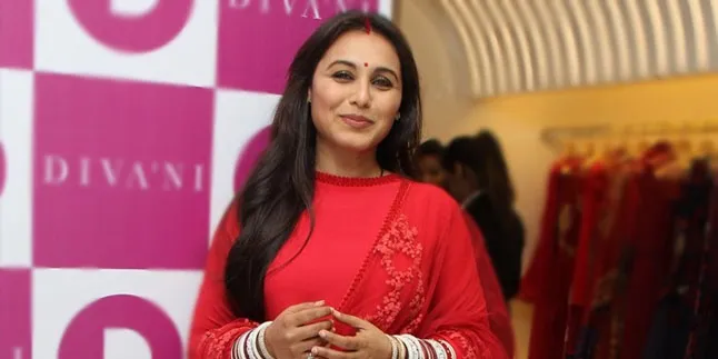Hadiri Pesta, Ini Kemunculan Perdana Rani Mukherjee Pasca Lahiran