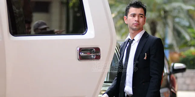 Hadiri Resepsi Dude - Alyssa, Raffi Ahmad Justru Iri?